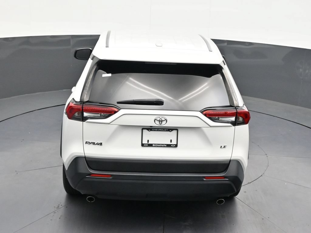 Used 2023 Toyota RAV4 LE FWD image 13