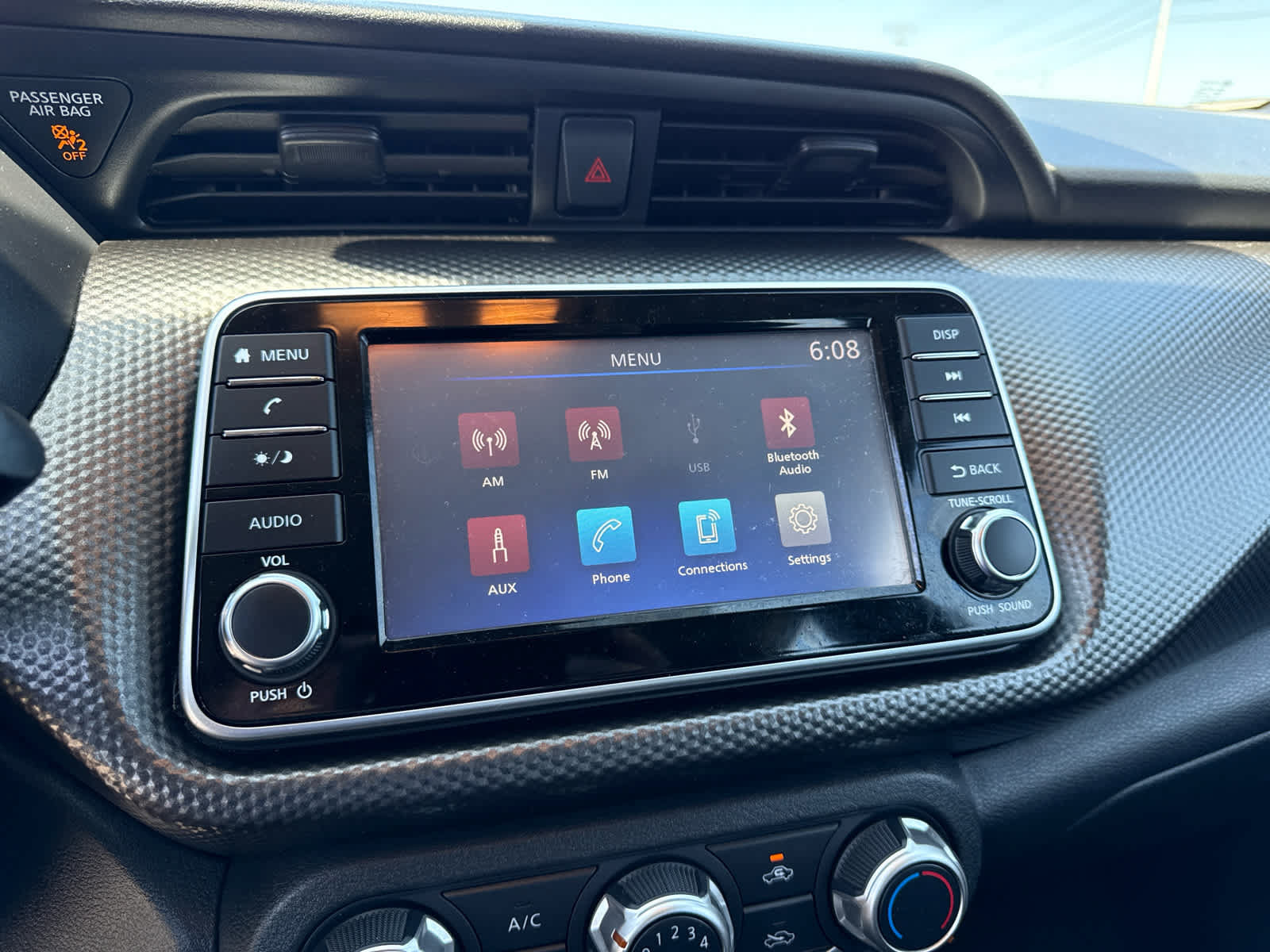 Used 2020 Nissan Kicks S FWD image 15