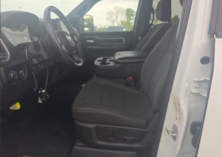 Used 2024 RAM 2500 Big Horn w/ Night Edition AWD/4WD image 34