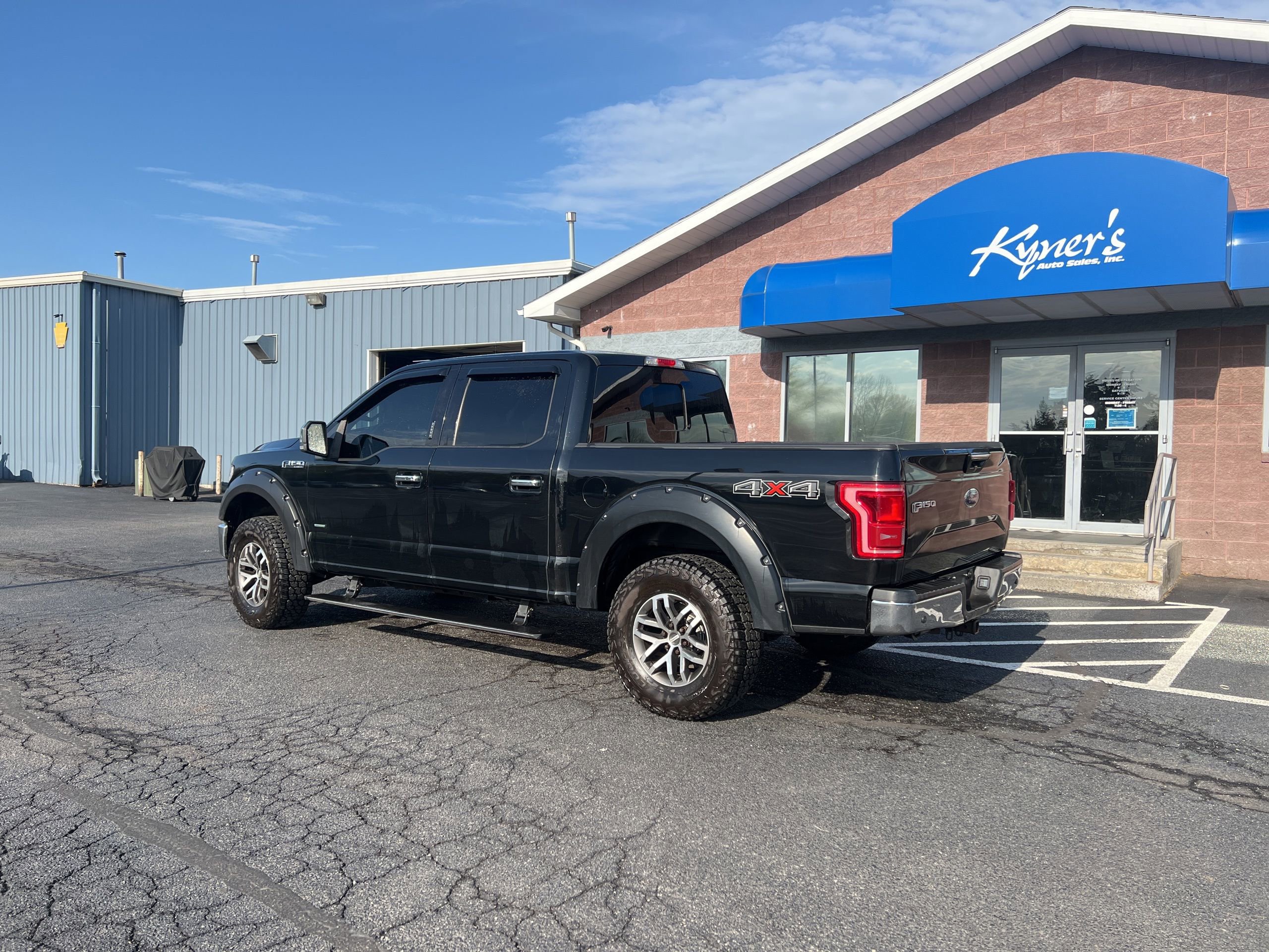 Used 2016 Ford F150 Lariat w/ Equipment Group 502A Luxury AWD/4WD image 4