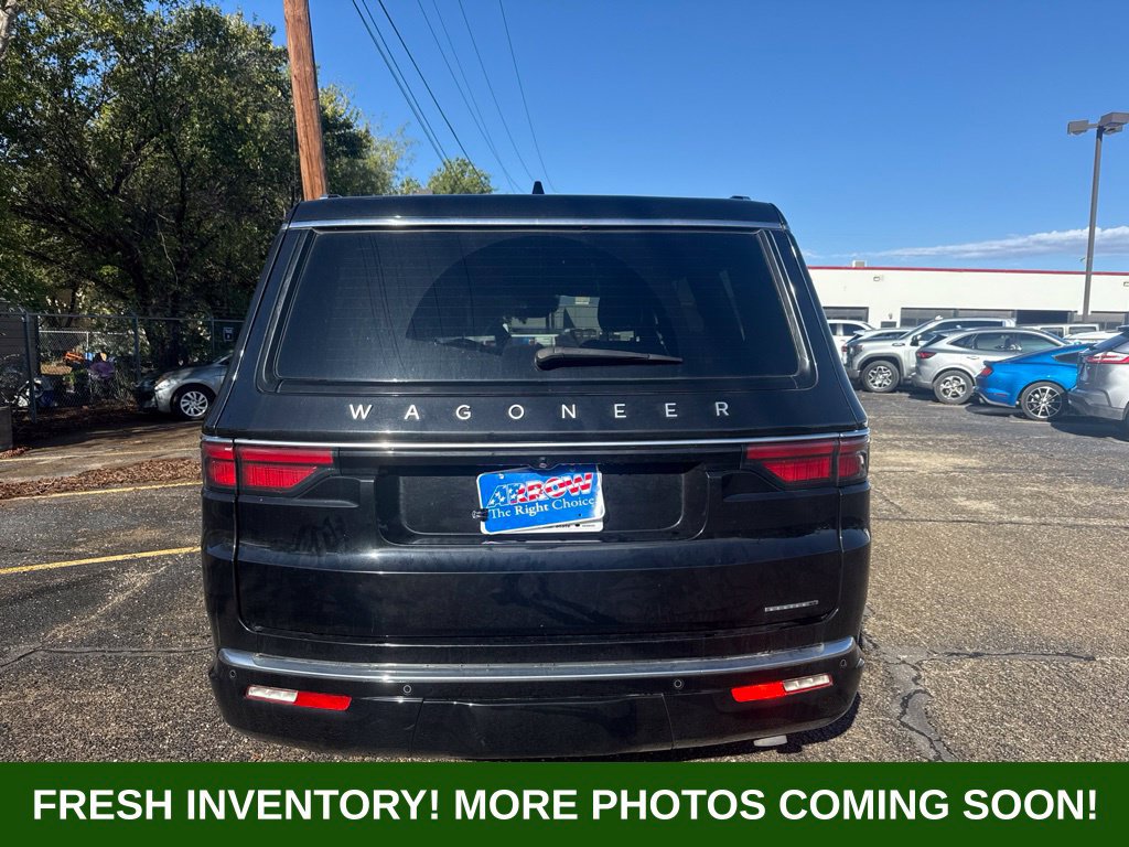 Used 2024 Jeep Wagoneer Series II w/ Flexible Seating Group RWD image 5