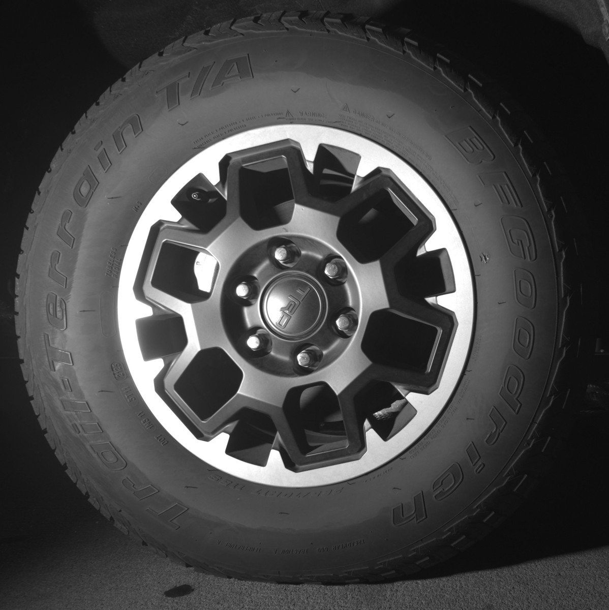 Used 2025 Toyota Tacoma TRD Off-Road image 13