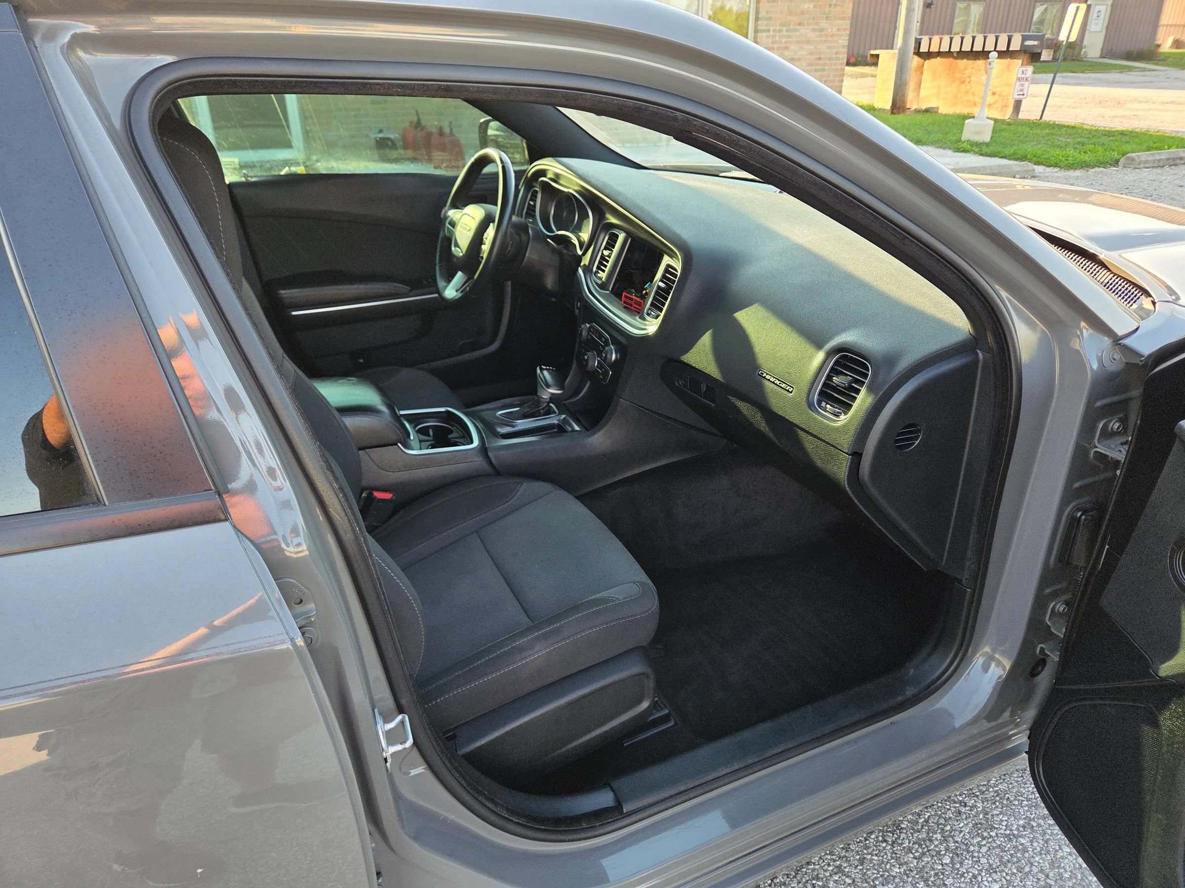 Used 2018 Dodge Charger SXT Plus RWD image 20