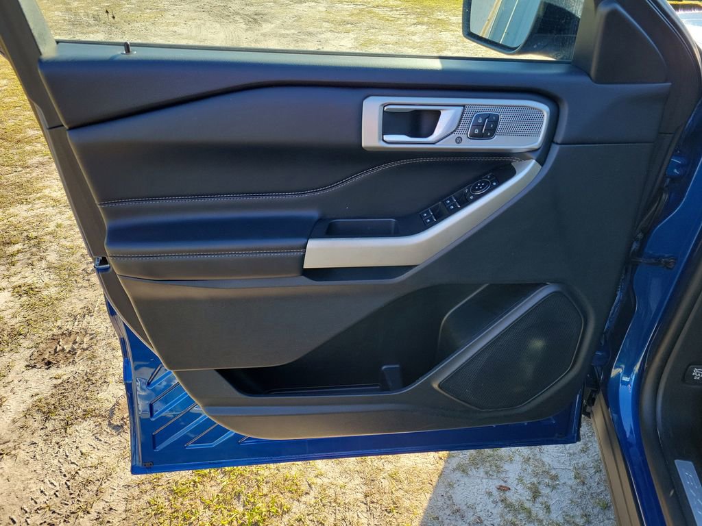 Used 2023 Ford Explorer Limited w/ Equipment Group 301A image 12