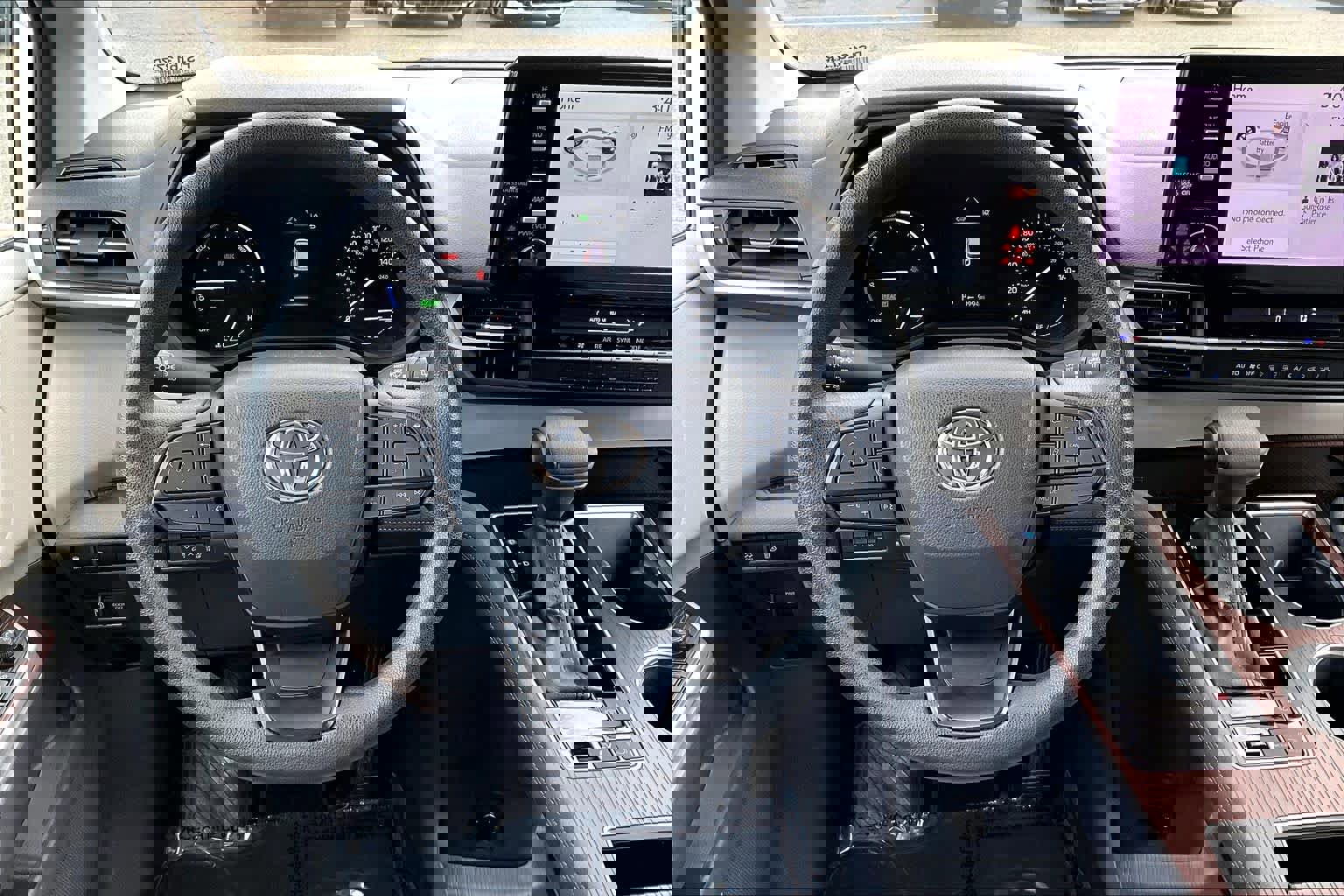 Certified 2023 Toyota Sienna LE image 5