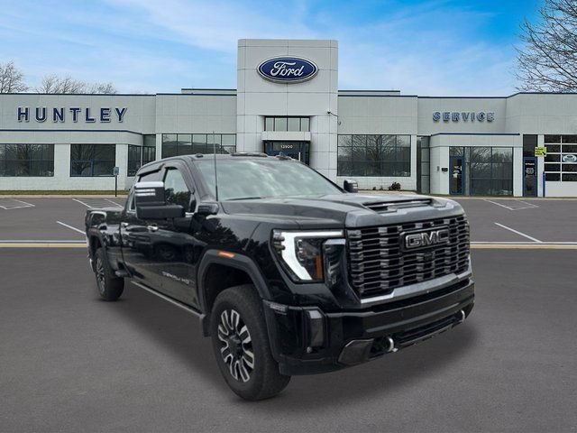 Used 2024 GMC Sierra 2500 Denali Ultimate AWD/4WD image 4