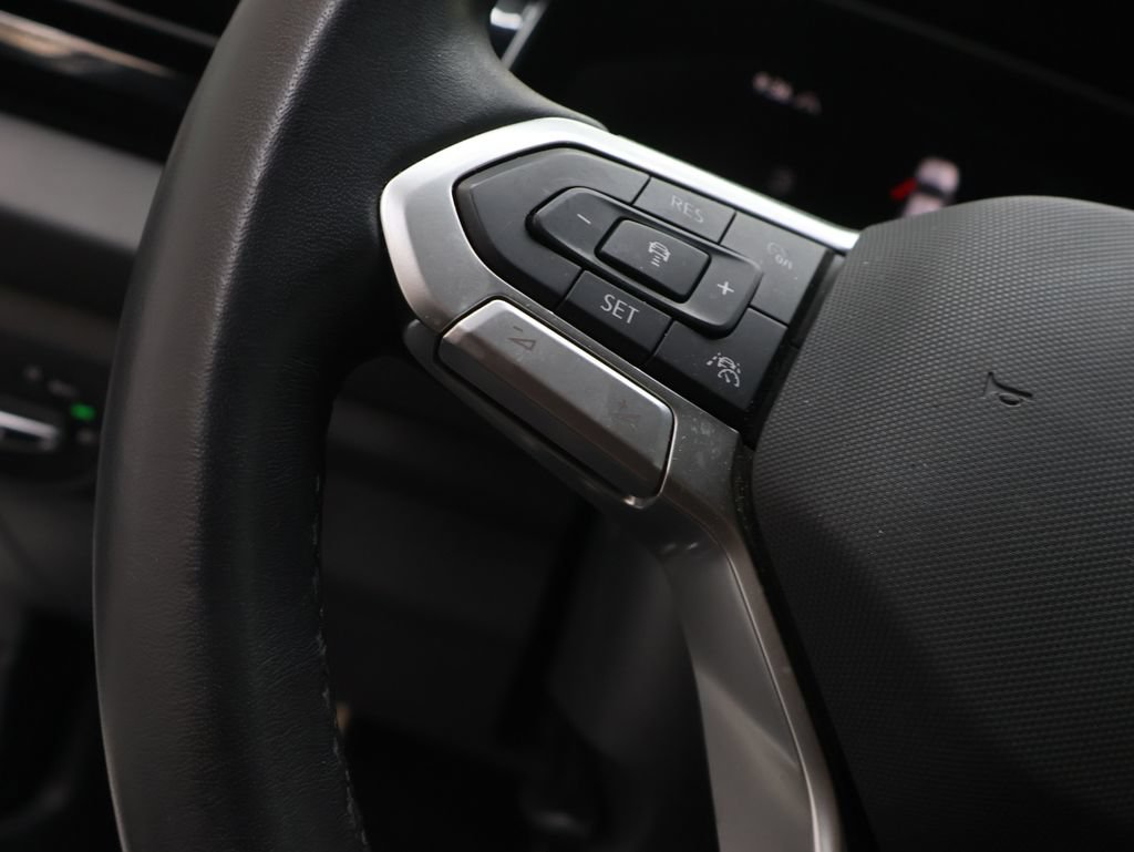 Used 2025 Volkswagen Jetta Sport FWD image 19