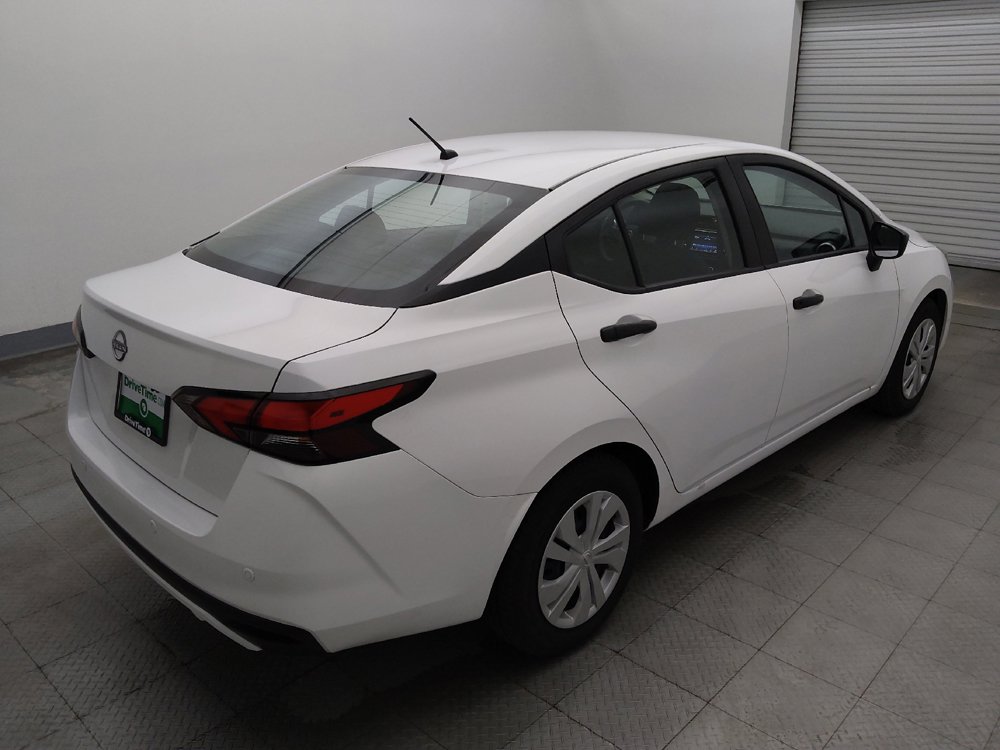 Used 2023 Nissan Versa S FWD image 9