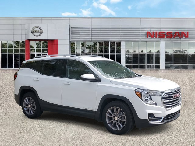 Used 2023 GMC Terrain SLT image 2