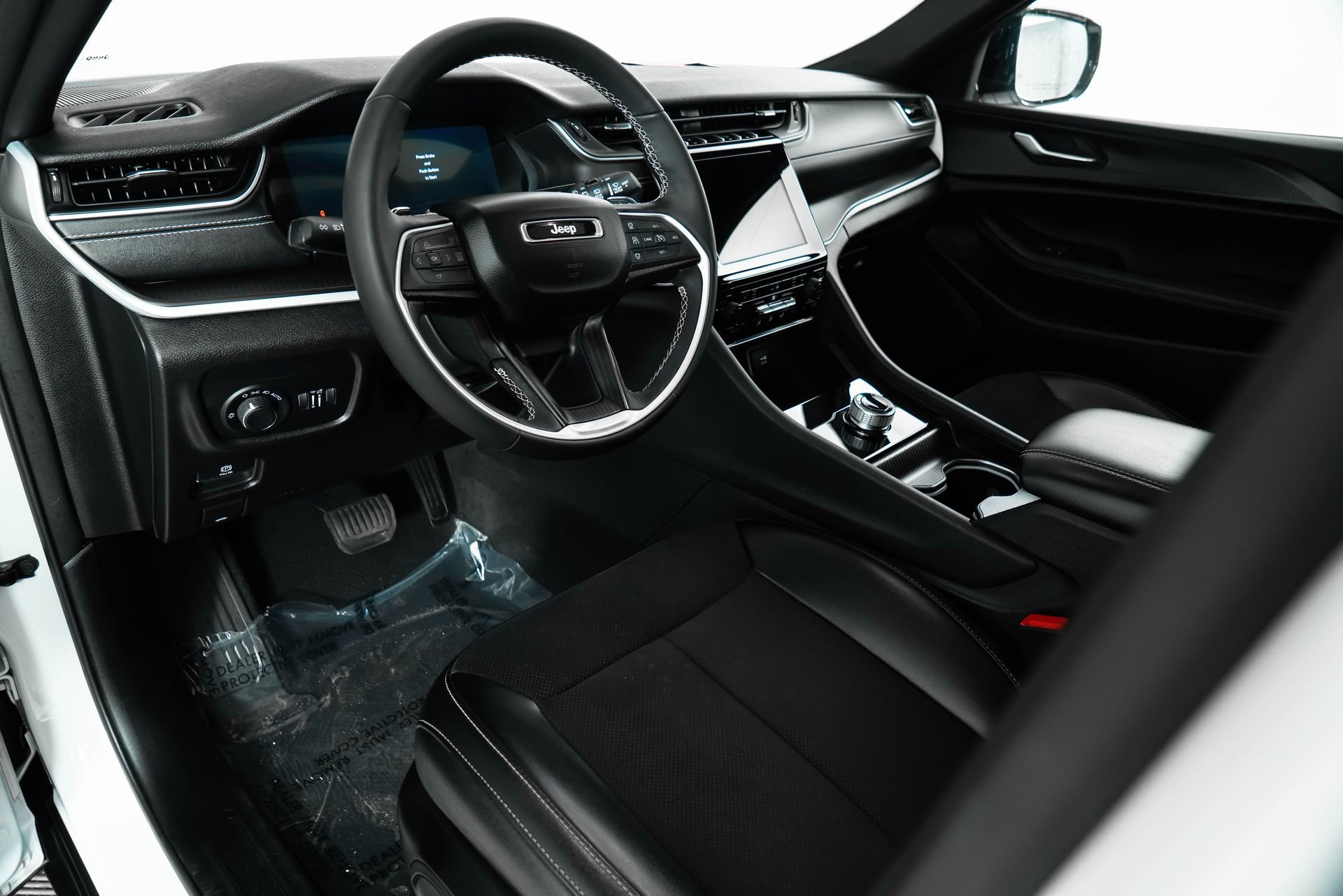 Used 2024 Jeep Grand Cherokee L Altitude image 16