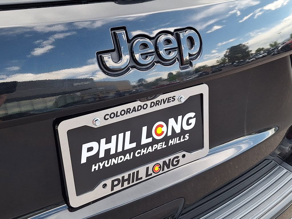 Used 2019 Jeep Grand Cherokee Altitude AWD/4WD image 28