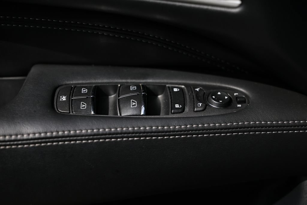 Used 2019 INFINITI QX60 Luxe w/ Sensory Package AWD/4WD image 16