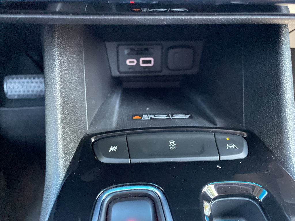 Used 2023 Chevrolet Bolt LT w/ Infotainment Package FWD image 28