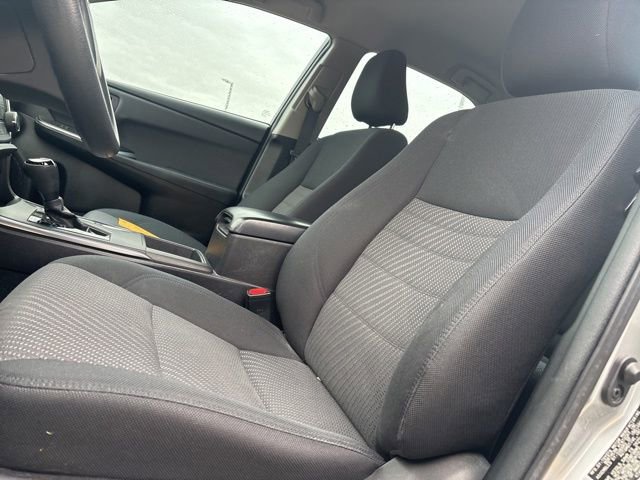 Used 2016 Toyota Camry LE image 8