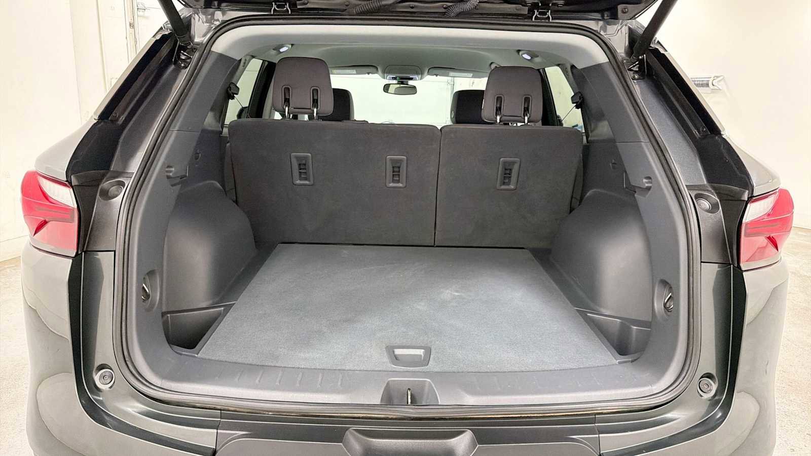 Used 2019 Chevrolet Blazer LT FWD image 26