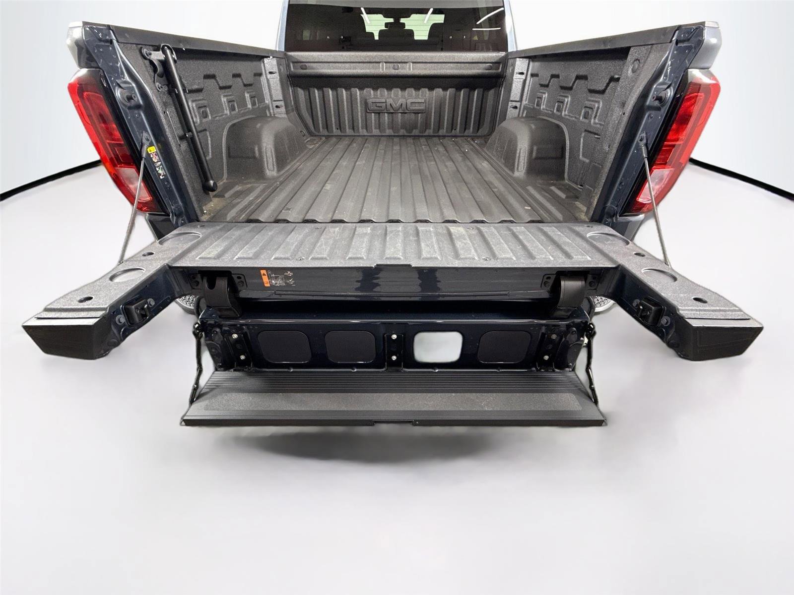 Used 2022 GMC Sierra 1500 Elevation image 36