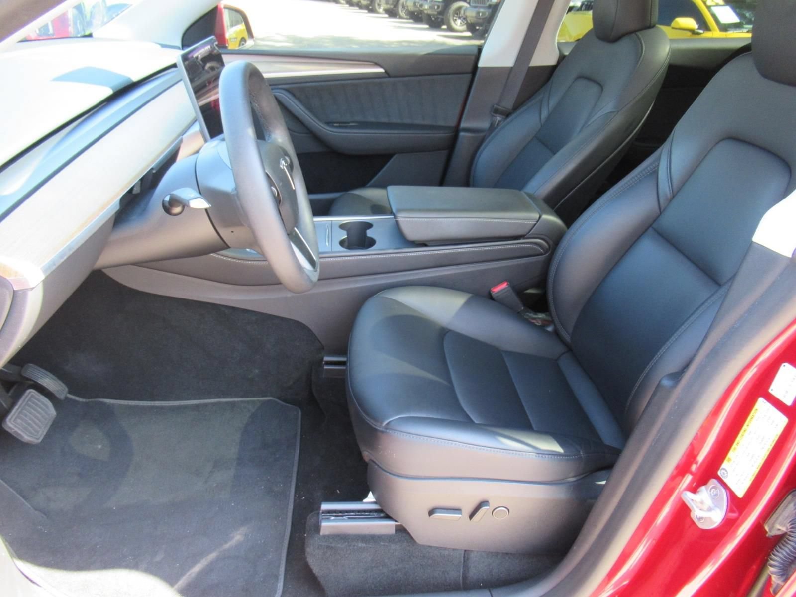 Used 2024 Tesla Model Y Long Range AWD/4WD image 17