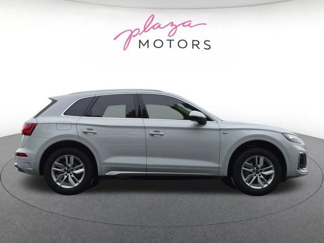Certified 2023 Audi Q5 2.0T Premium w/ Convenience Package AWD/4WD image 4