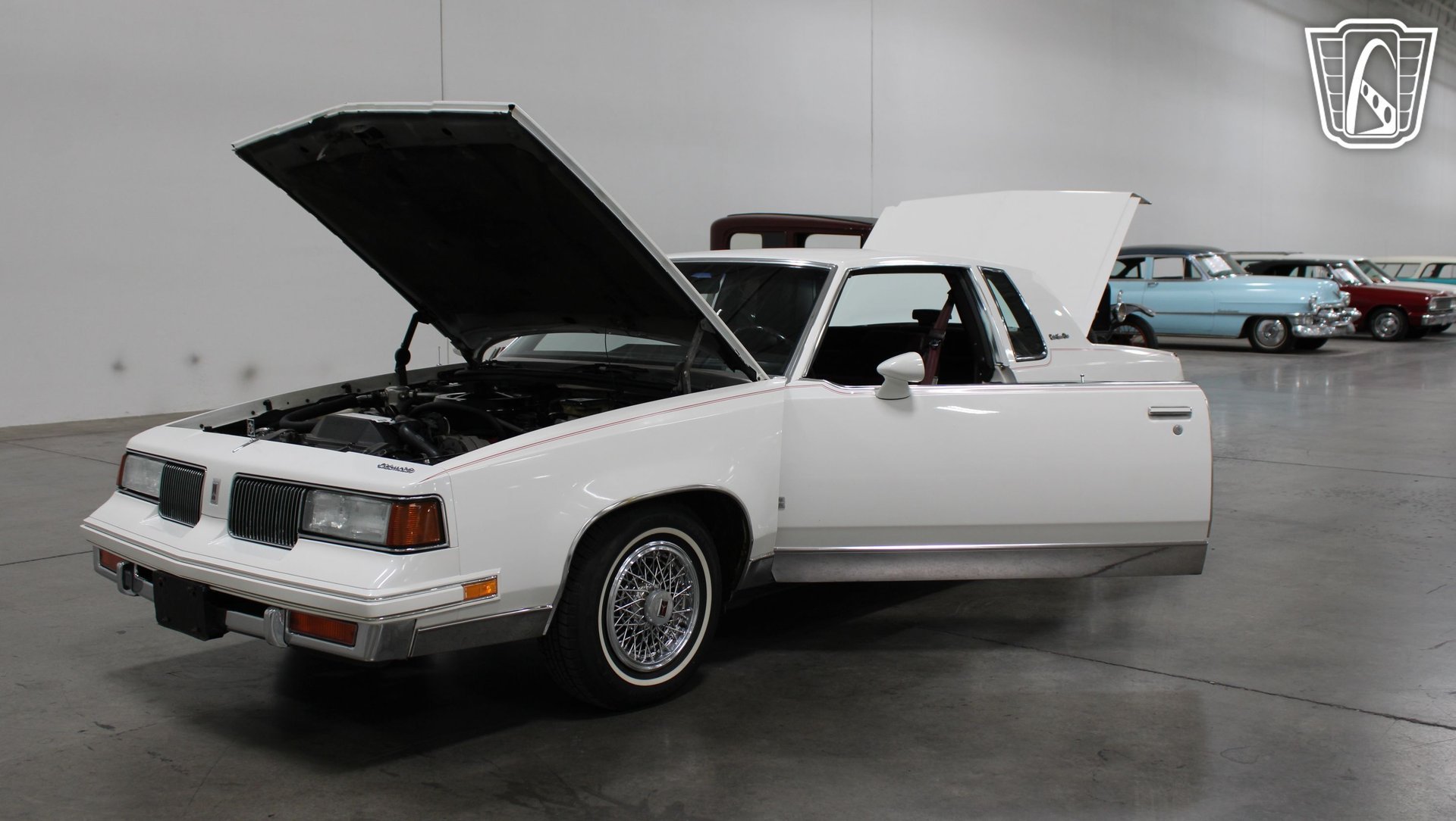 Used 1988 Oldsmobile Cutlass Supreme Classic Brougham RWD image 35