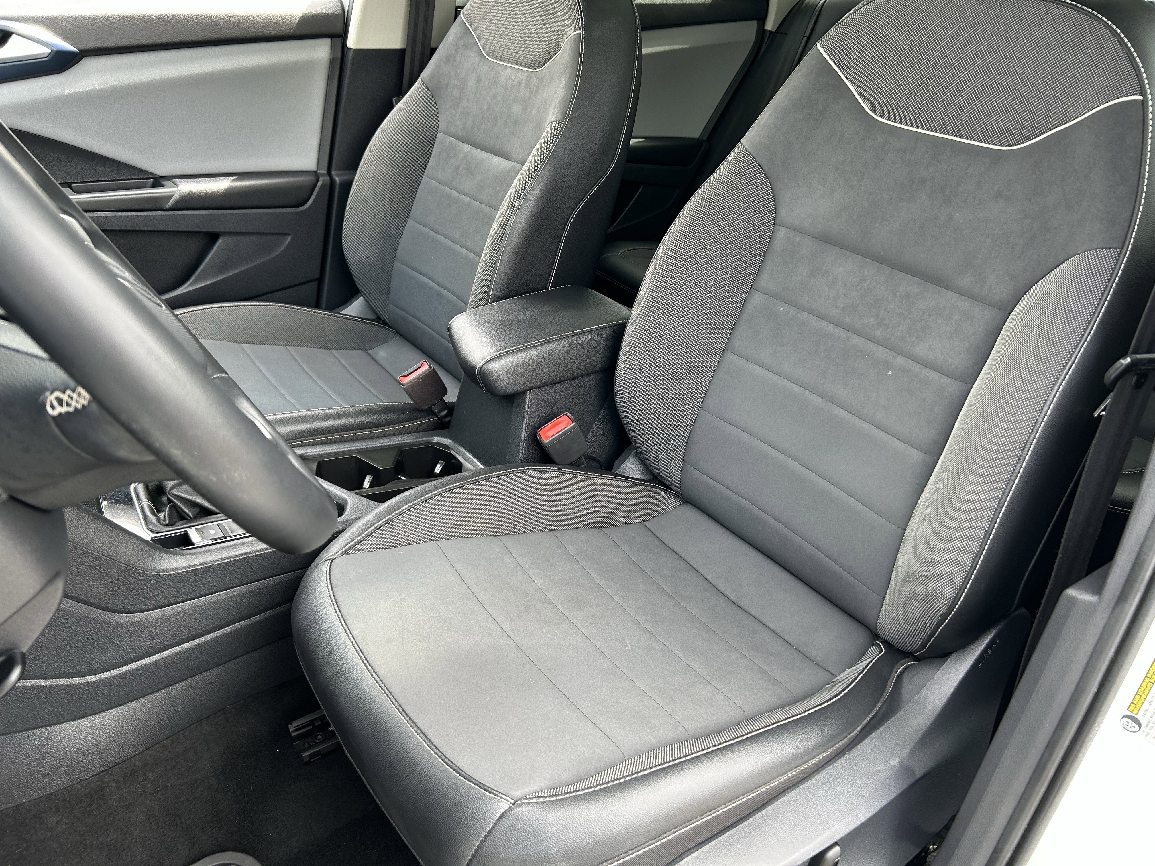 Used 2023 Volkswagen Taos SE w/ Panoramic Sunroof Package image 19