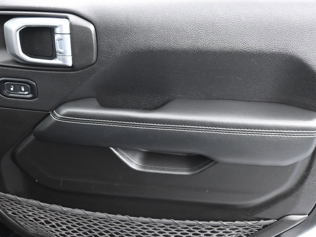 Certified 2022 Jeep Wrangler Unlimited Sahara image 18