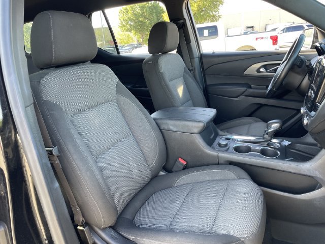 Used 2023 Chevrolet Traverse LT FWD image 25
