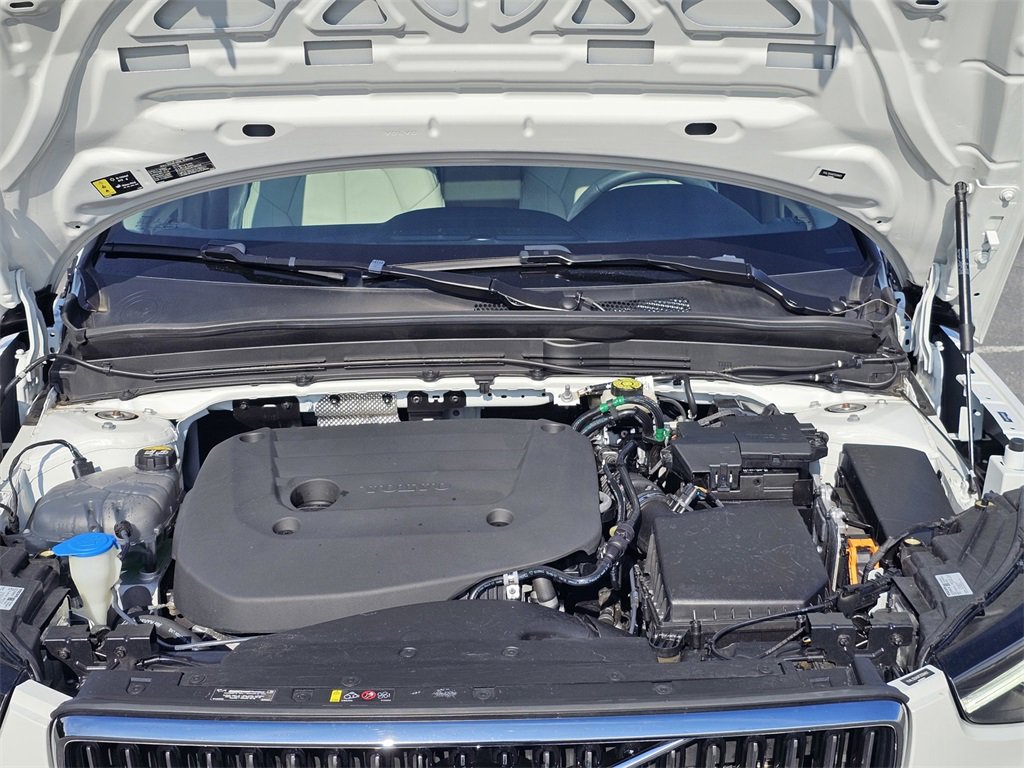 Used 2023 Volvo XC40 B5 Ultimate w/ Protection Package Premier image 26