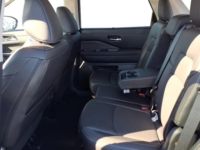 New 2026 Nissan Pathfinder SL w/ SL Premium Package (P04) image 23