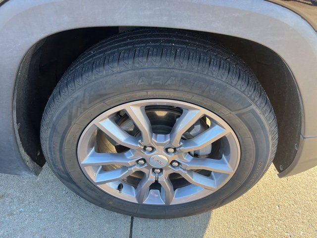 Used 2024 GMC Terrain SLT image 61