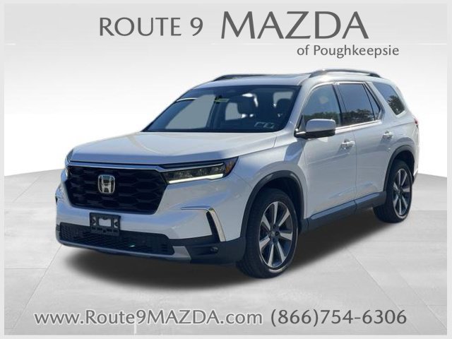 Used 2024 Honda Pilot Touring image 1