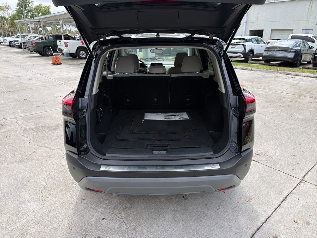 Used 2023 Nissan Rogue SV FWD image 33