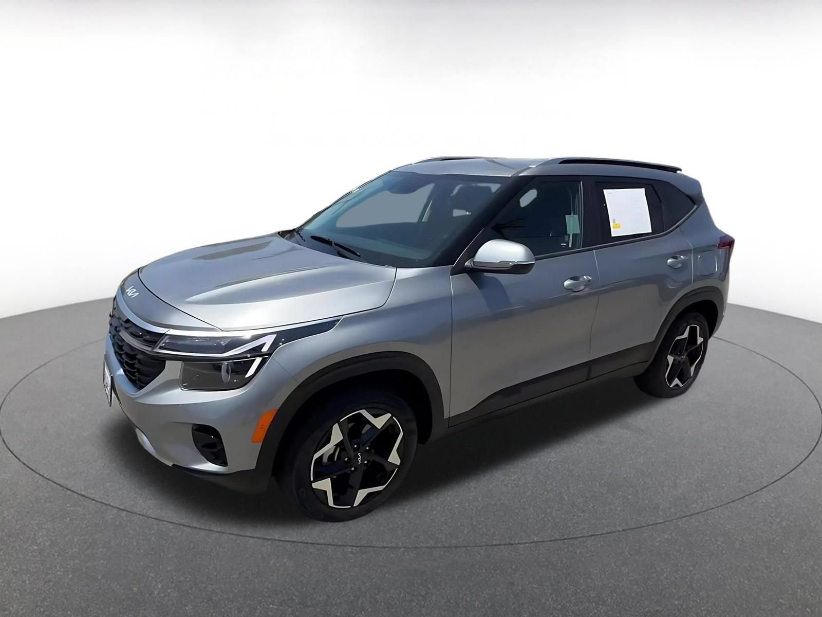 Used 2025 Kia Seltos S FWD image 8