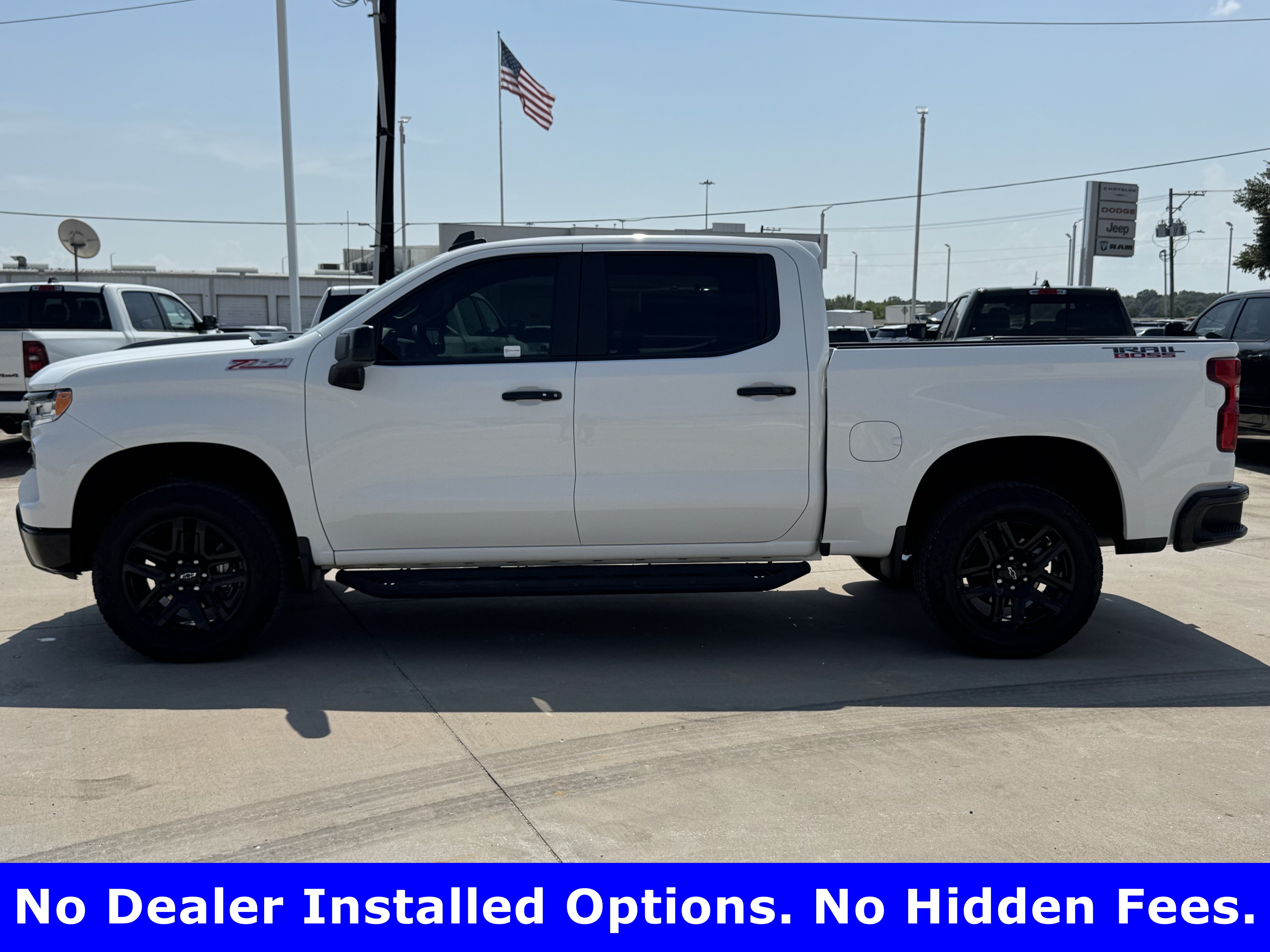 Used 2025 Chevrolet Silverado 1500 LT Trail Boss w/ Convenience Package II AWD/4WD image 3