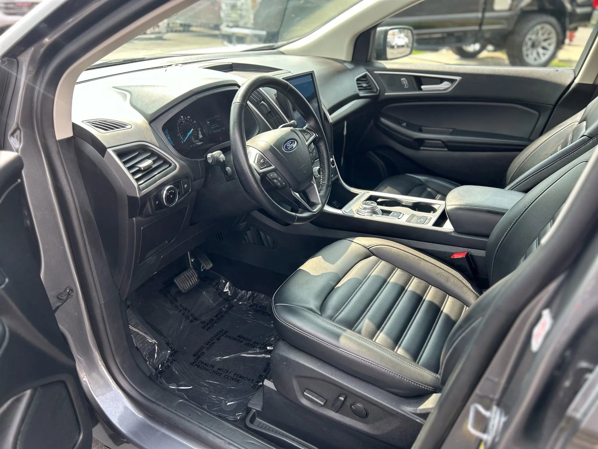 Used 2024 Ford Edge SEL image 10