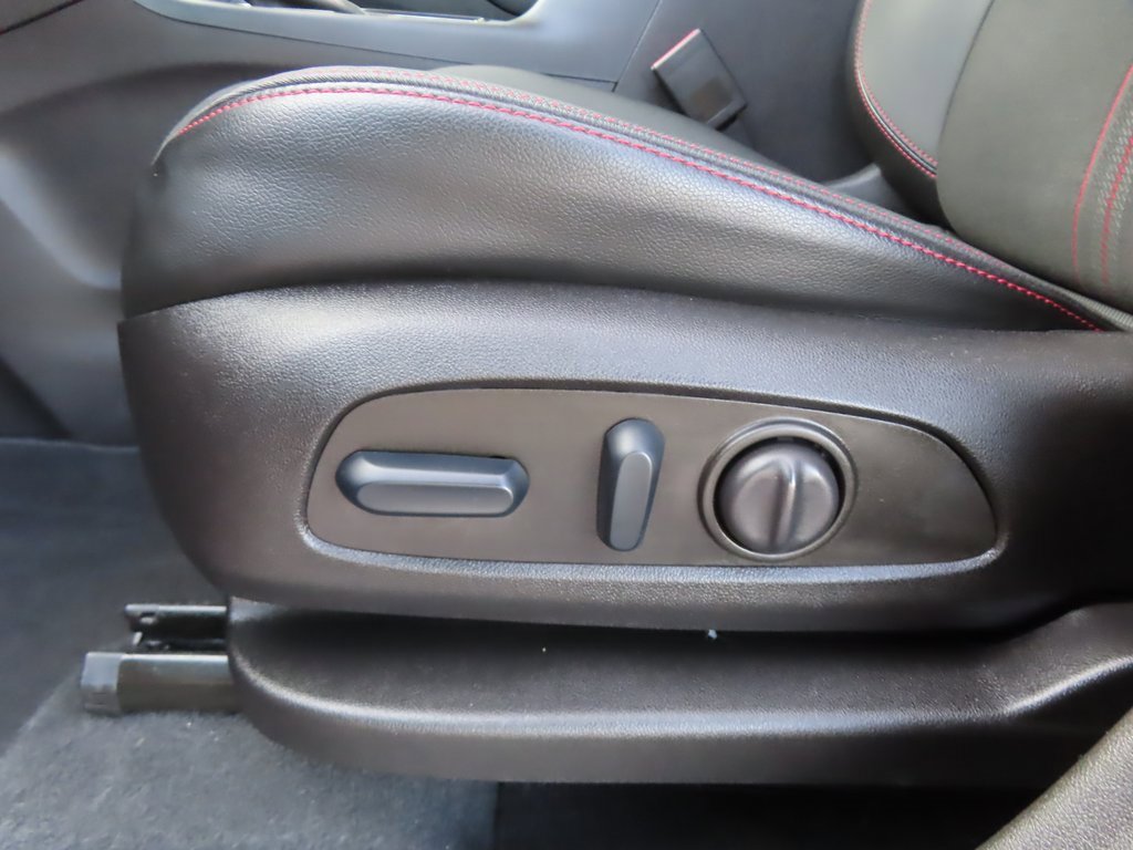 Used 2023 Chevrolet Equinox RS image 9