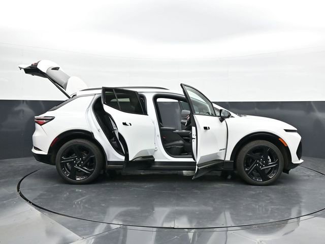 Used 2024 Chevrolet Equinox EV RS FWD image 44