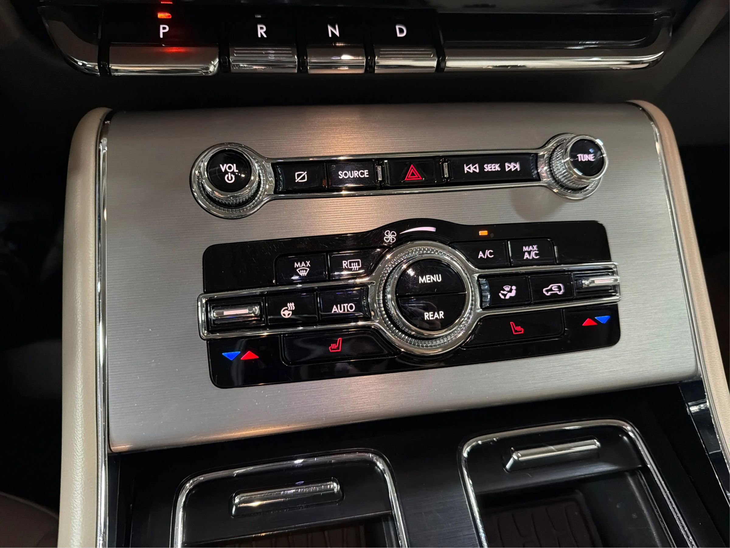 Used 2021 Lincoln Aviator AWD w/ Elements Package image 24