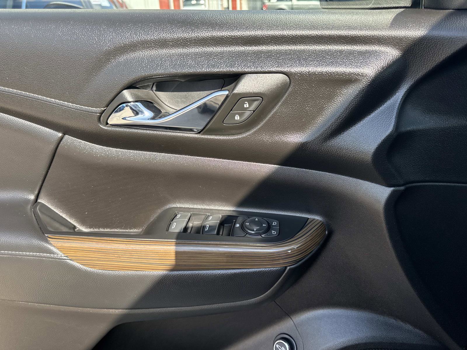 Used 2023 GMC Acadia SLE w/ Driver Convenience Package image 19