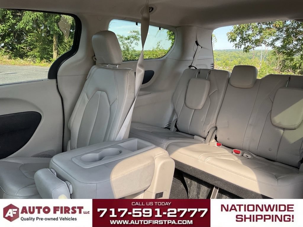 Used 2019 Chrysler Pacifica Touring-L w/ Advanced Safetytec Group FWD image 16