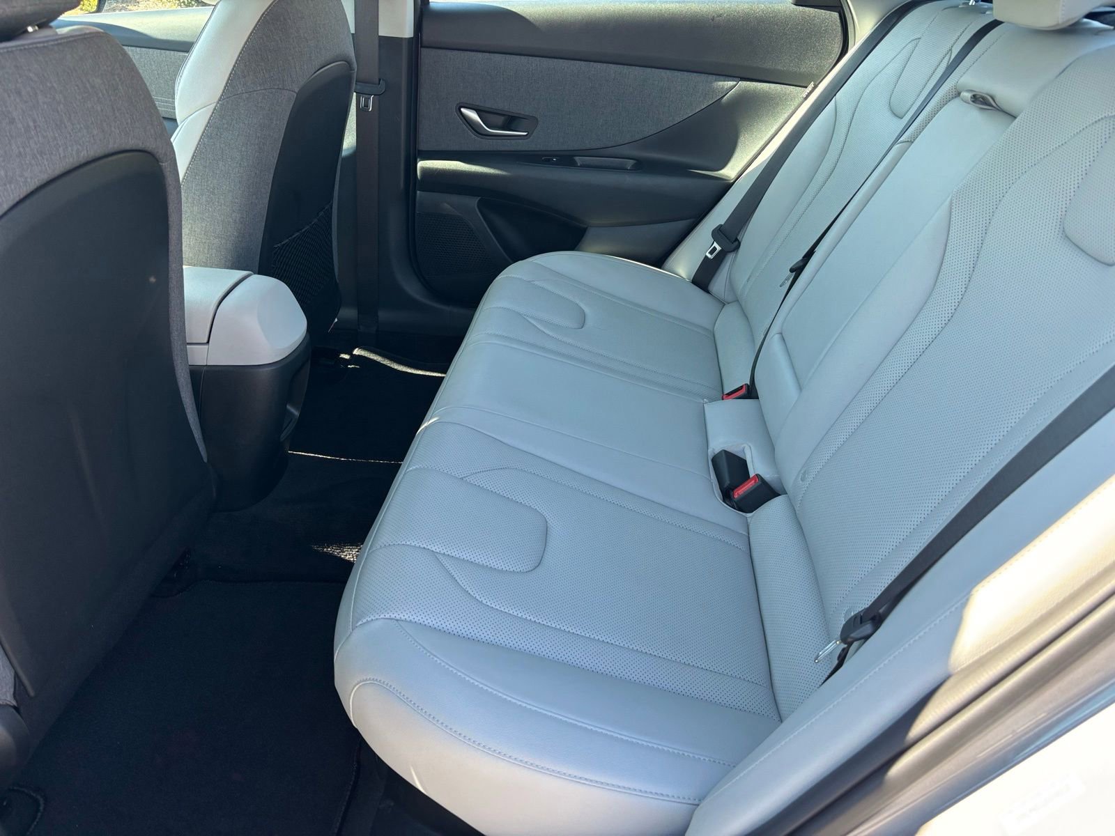 New 2025 Hyundai Elantra Limited image 13