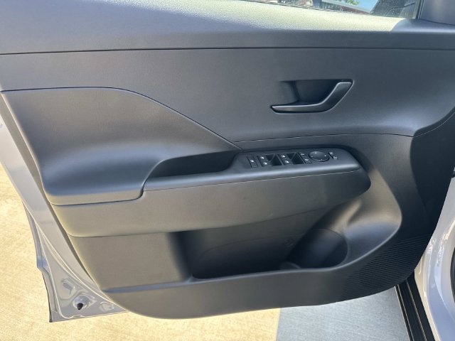 New 2027 Hyundai Kona SE FWD image 21