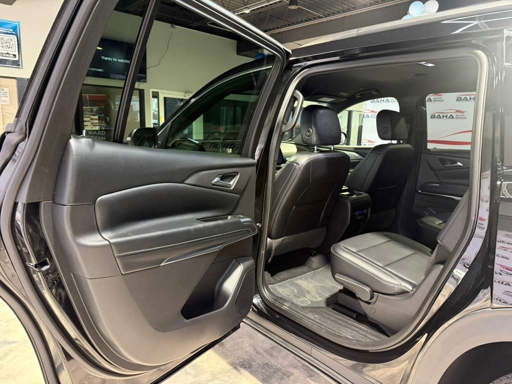 Used 2025 Chevrolet Traverse LT AWD/4WD image 29