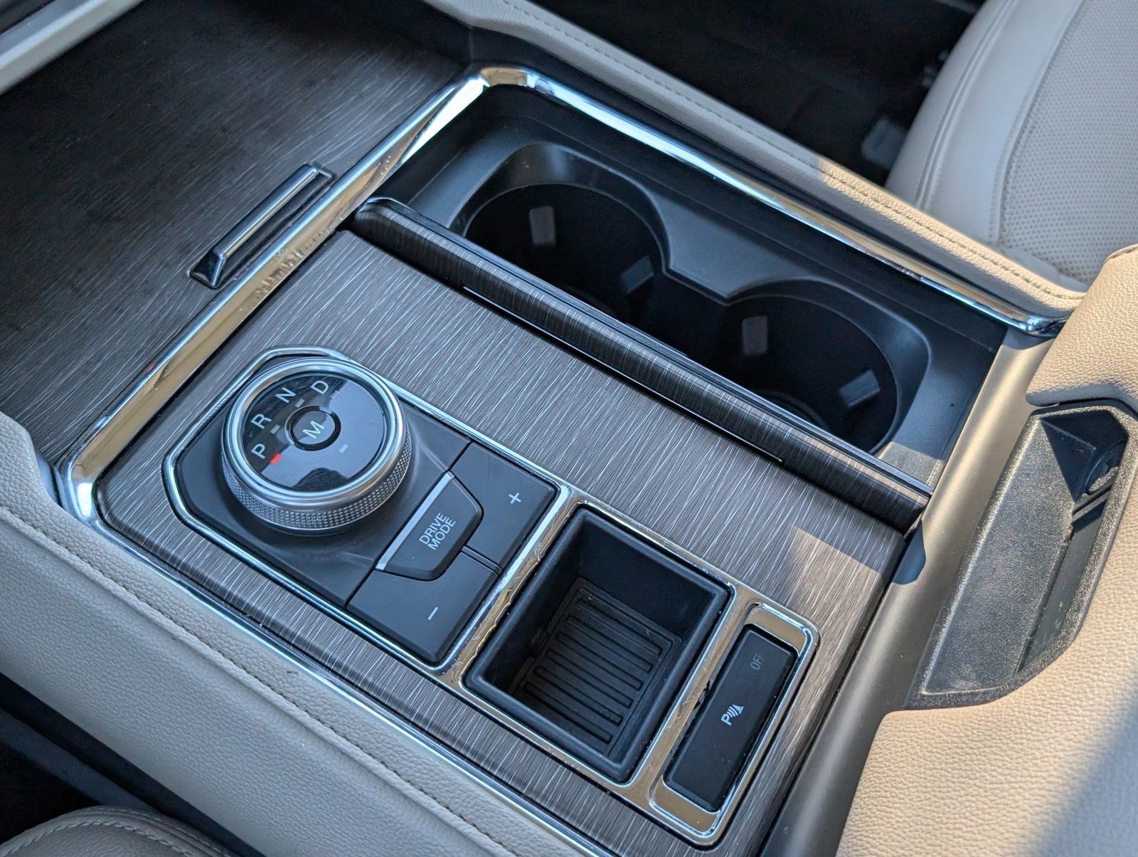 Used 2023 Ford Expedition Limited image 20