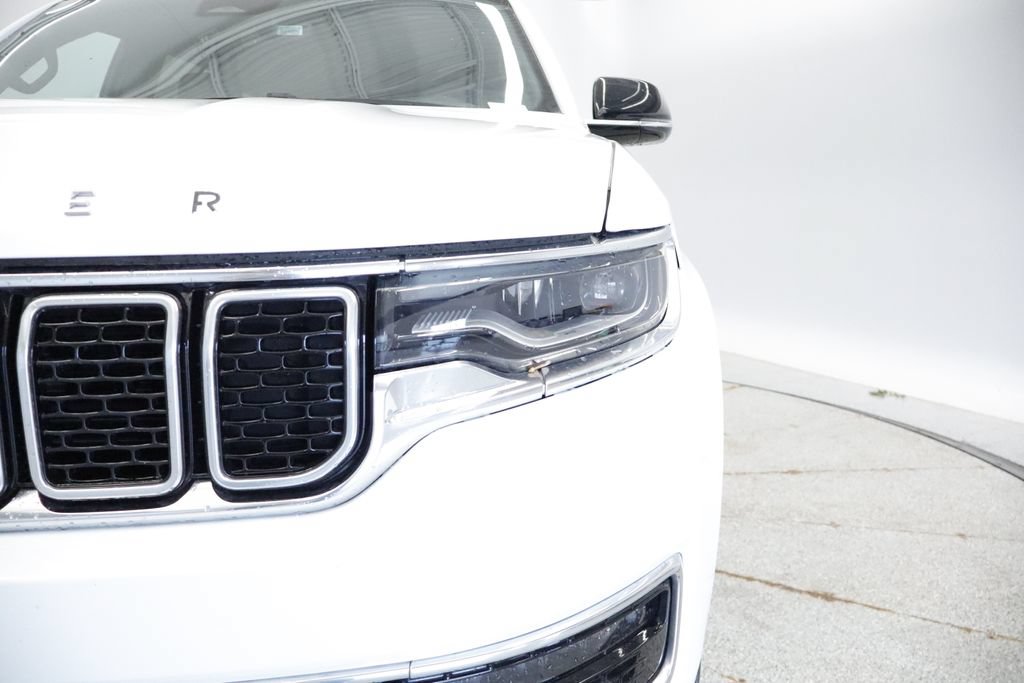 Certified 2024 Jeep Wagoneer Series II AWD/4WD image 13