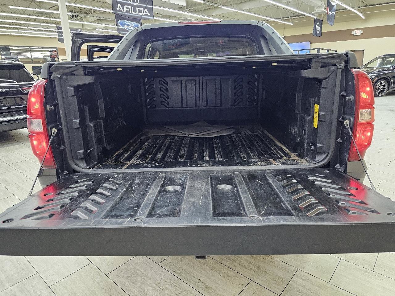 Used 2011 Chevrolet Avalanche LT w/ Regional Value Package RWD image 11