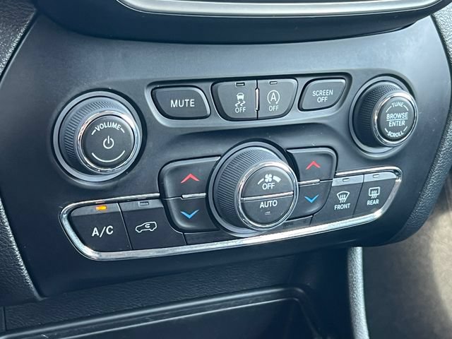 Used 2023 Jeep Cherokee Altitude Lux w/ Lux Elite Package AWD/4WD image 28