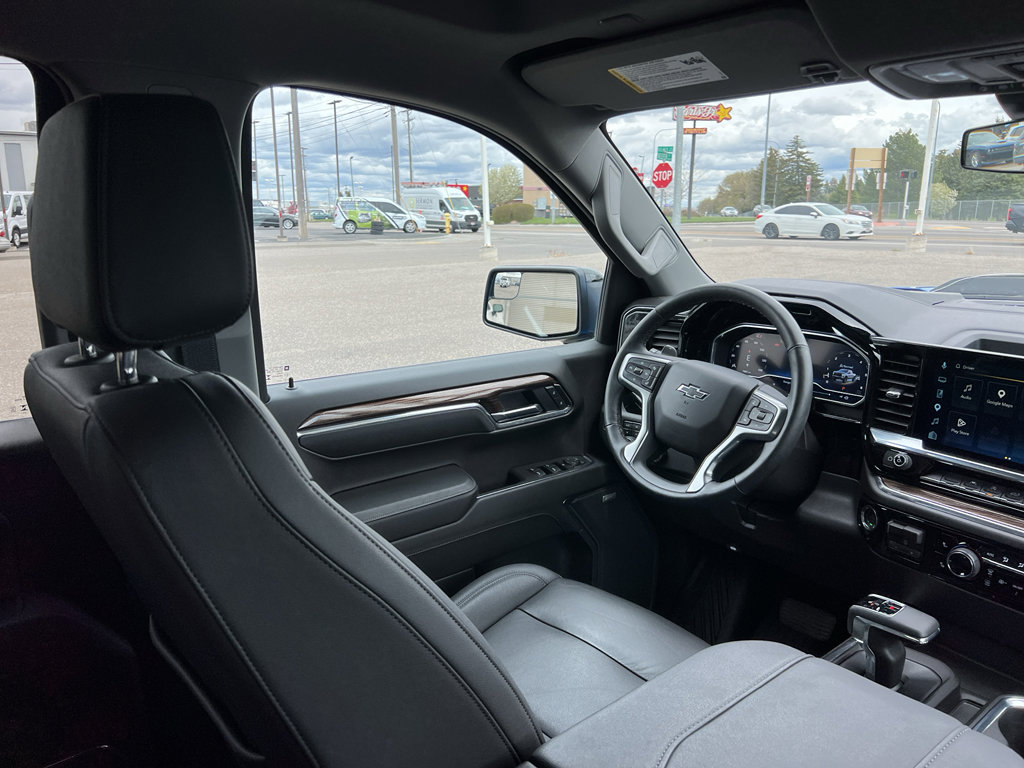 Used 2025 Chevrolet Silverado 1500 LT Trail Boss w/ Convenience Package II image 37
