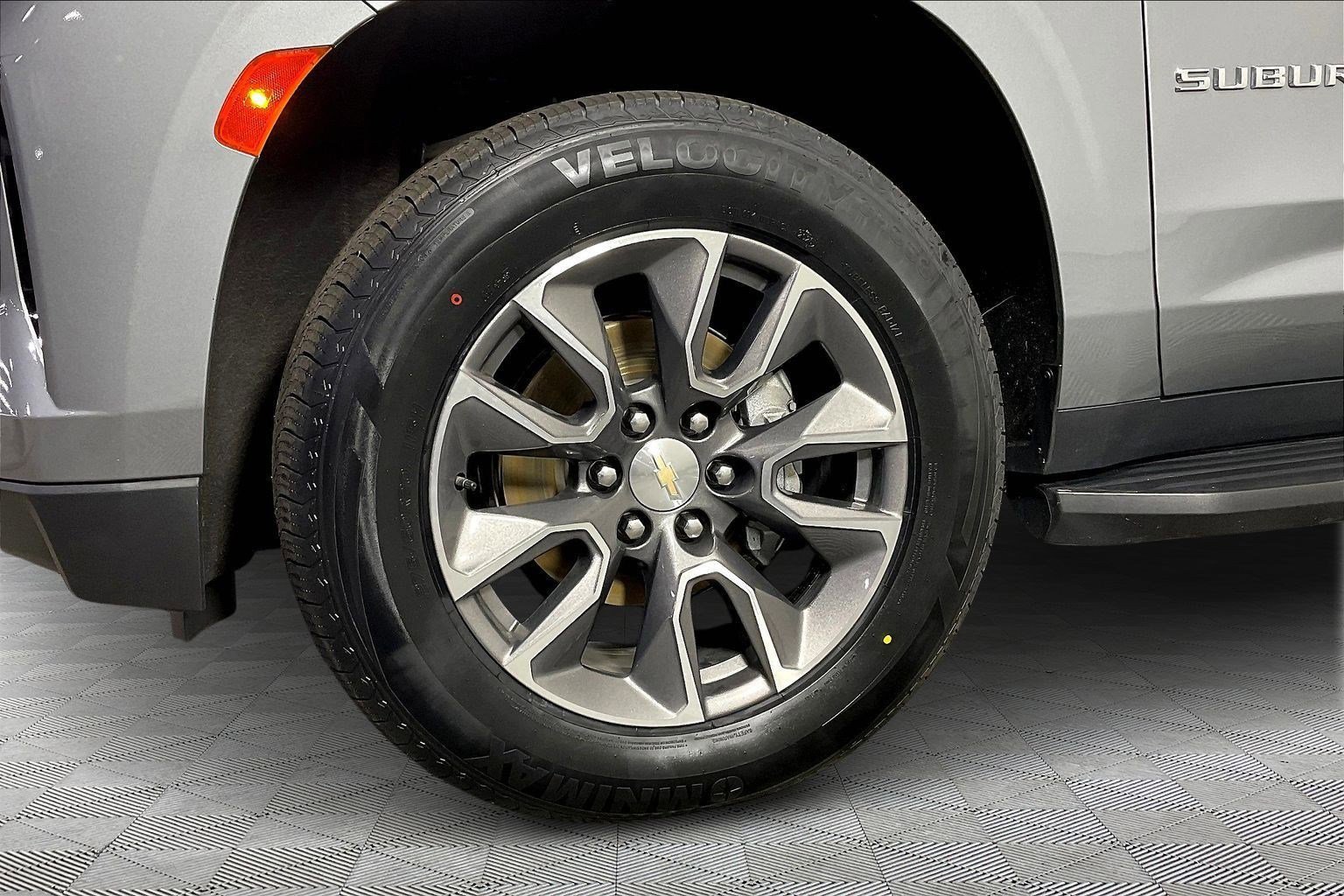 Used 2023 Chevrolet Suburban LS image 34