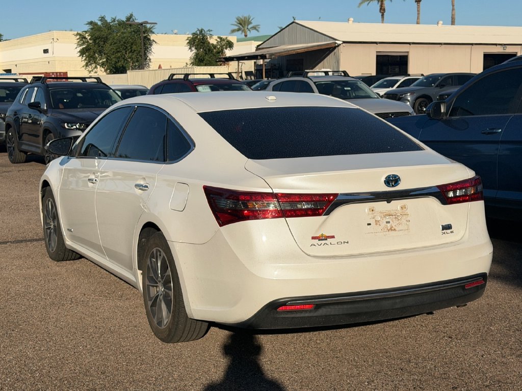 Used 2016 Toyota Avalon Limited FWD image 3