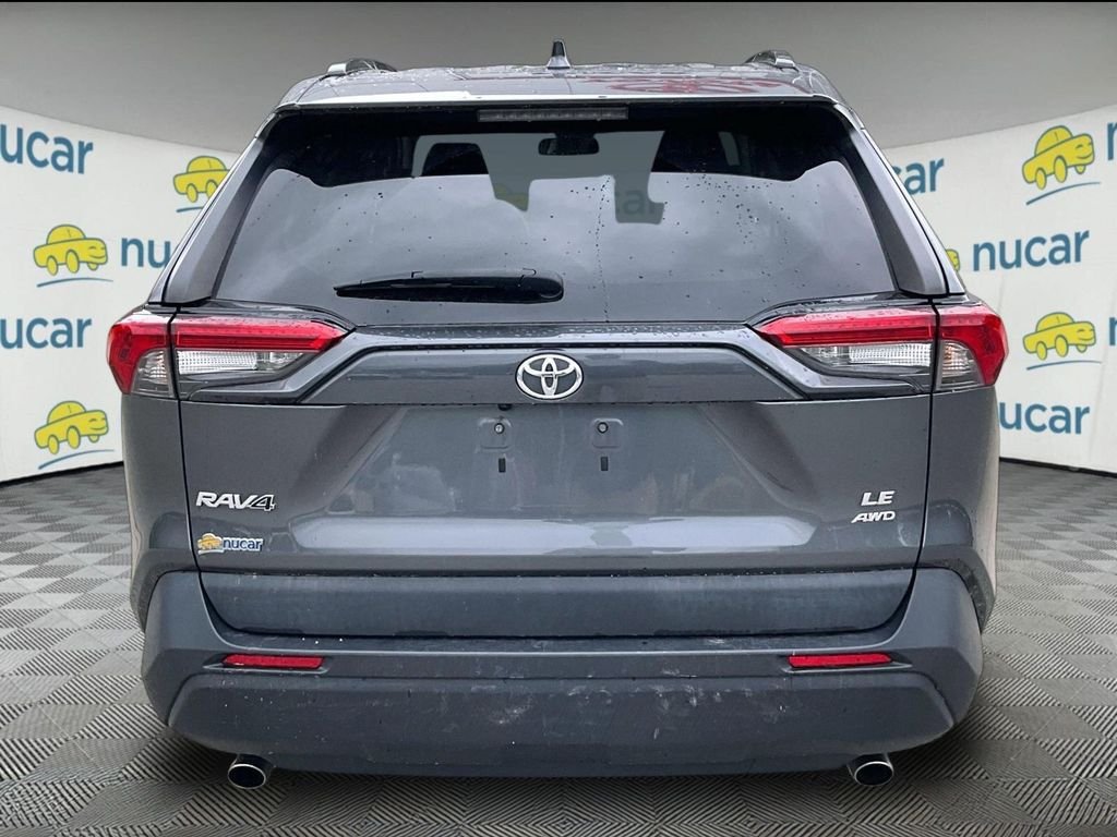 Used 2021 Toyota RAV4 LE AWD/4WD image 3